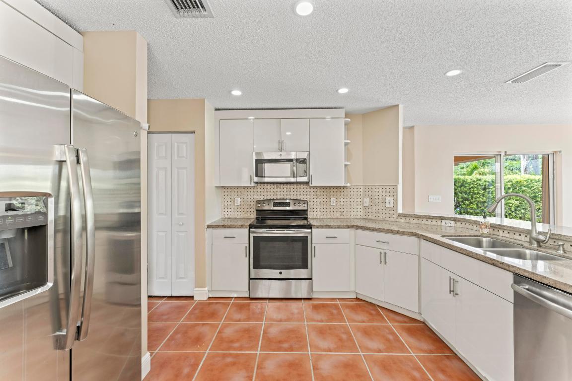 SILVER LAKES PHASE III - Residential