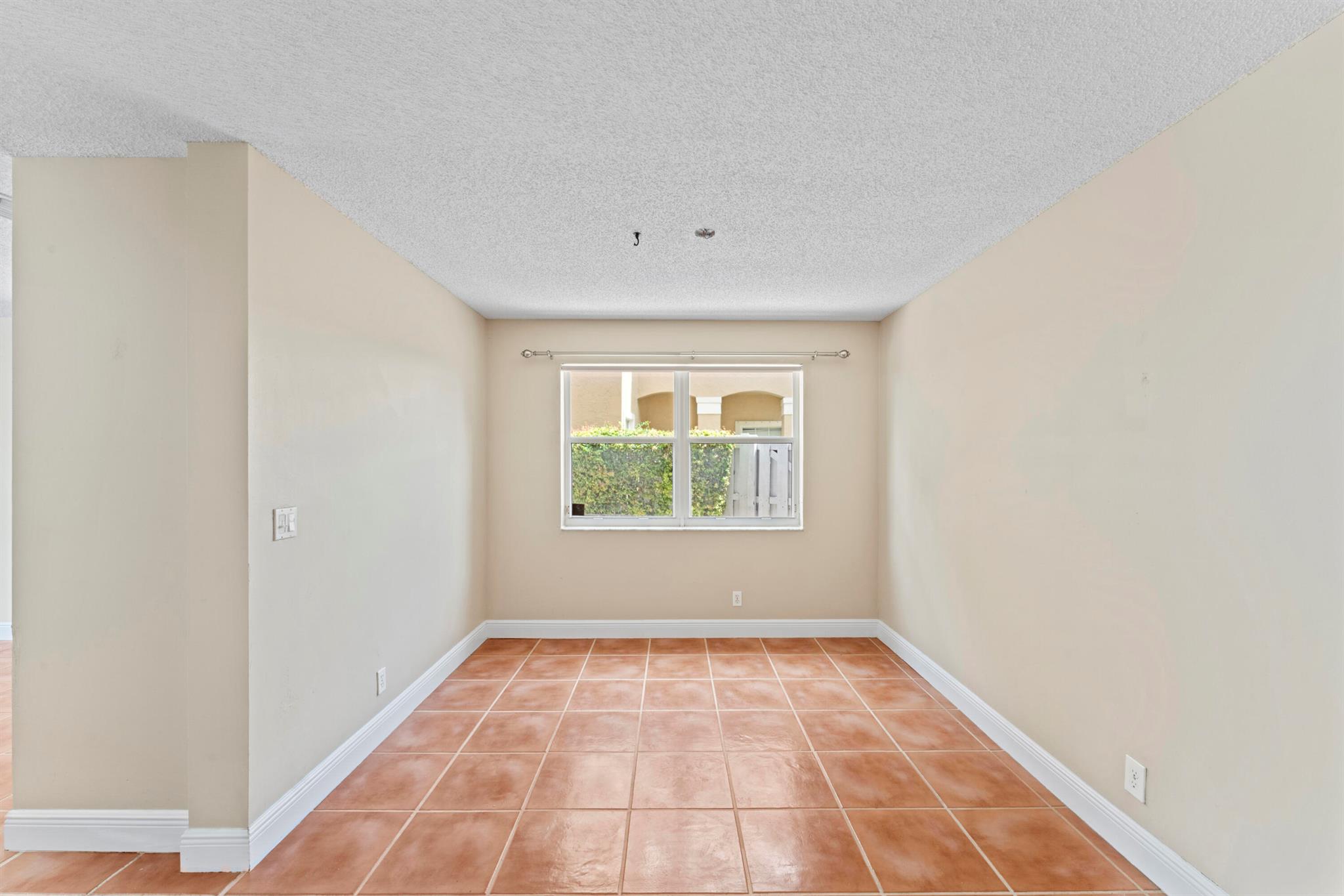SAPPHIRE SHORES SILVER LA - Residential