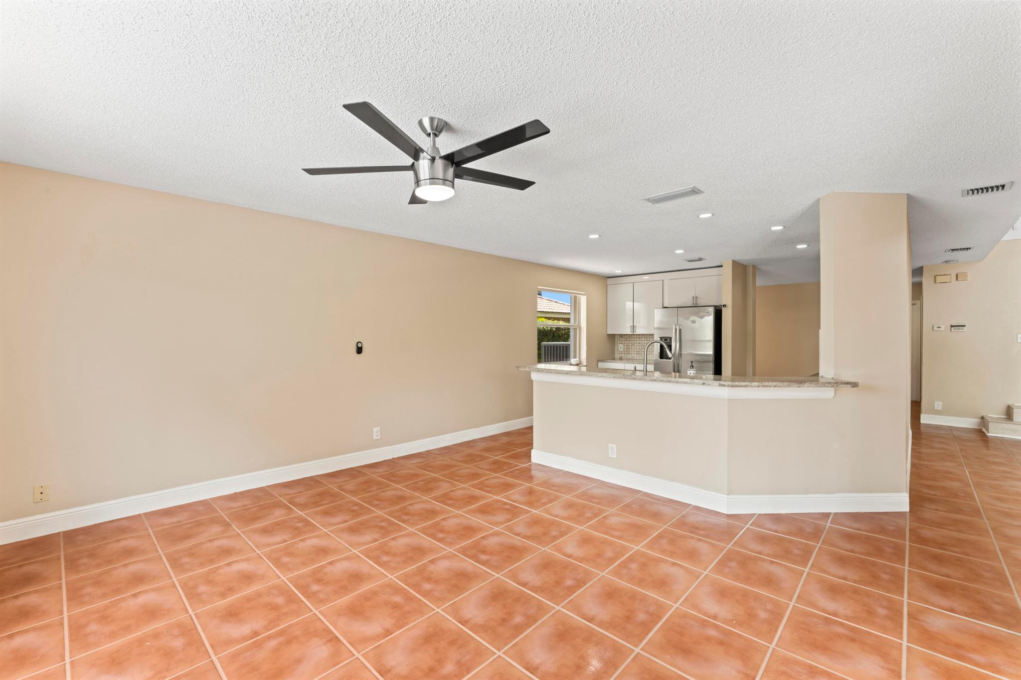 SAPPHIRE SHORES SILVER LA - Residential