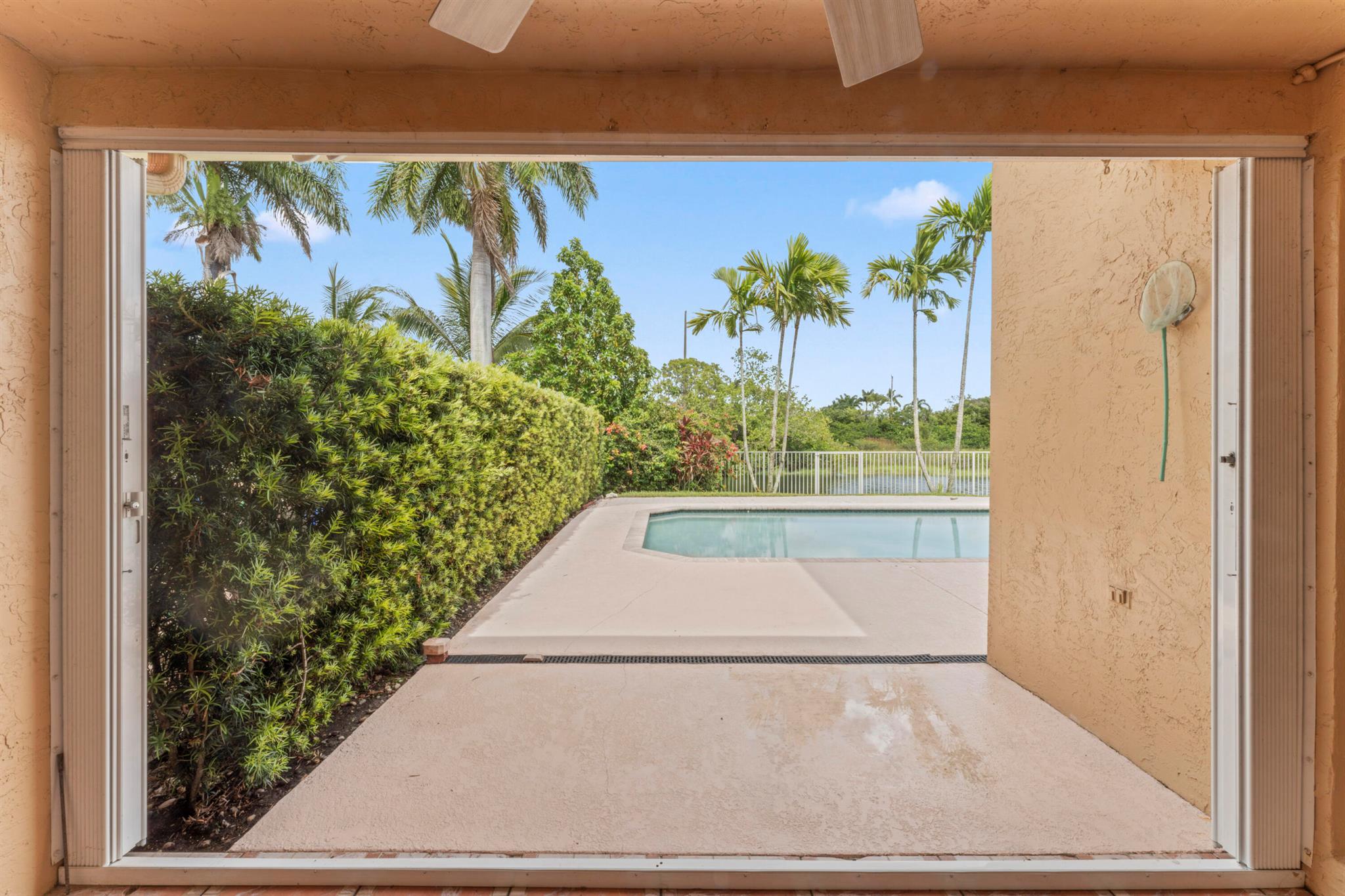 SAPPHIRE SHORES SILVER LA - Residential