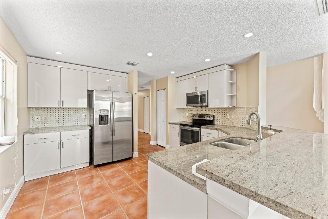 SILVER LAKES PHASE III - Residential