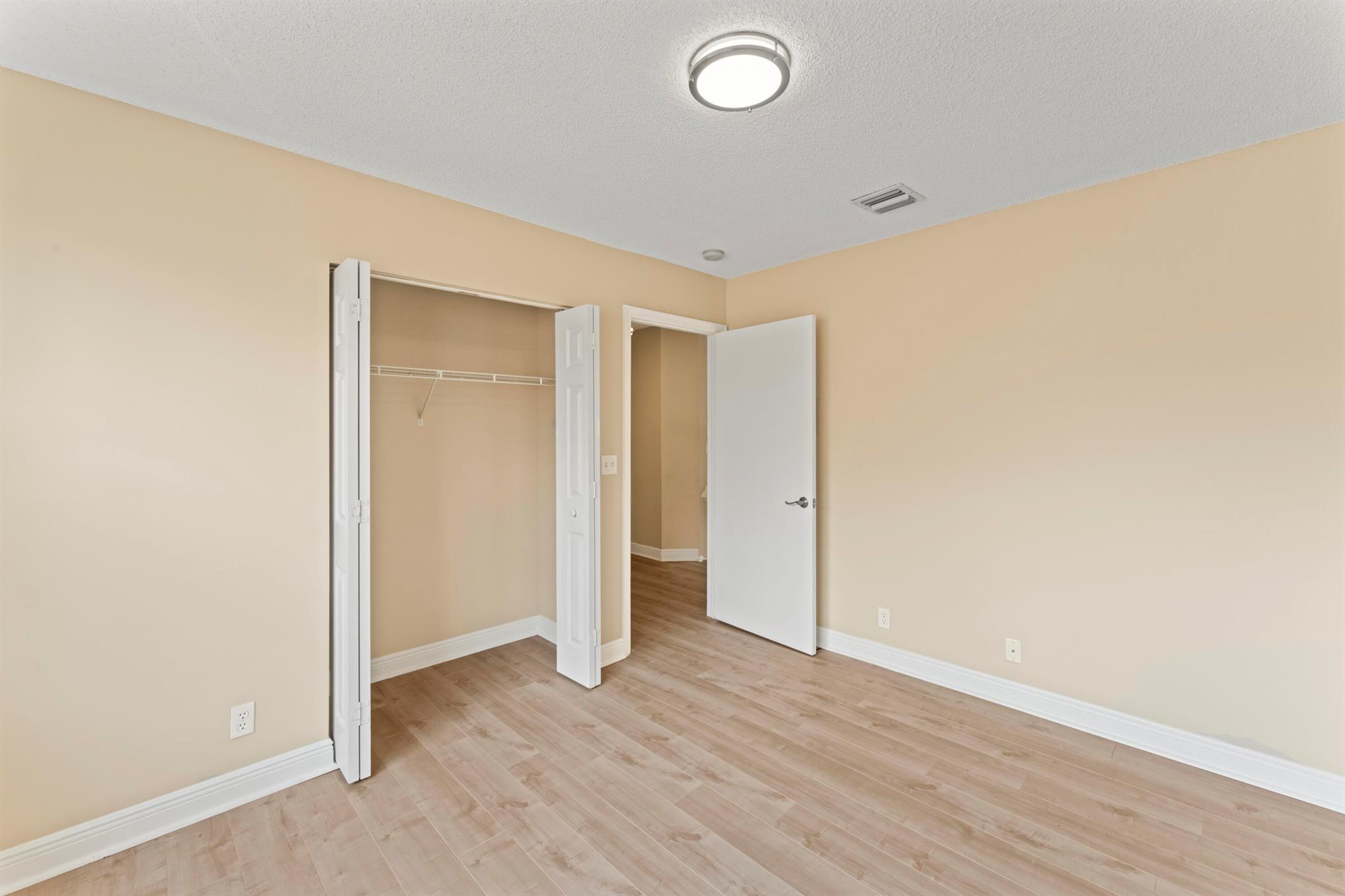 SAPPHIRE SHORES SILVER LA - Residential