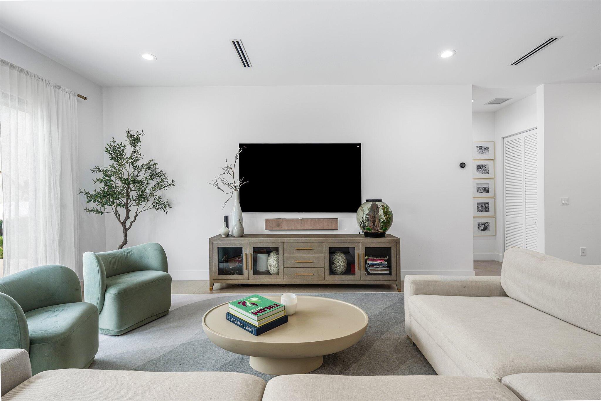 PLUMOSA PARK SEC A, B AND - Residential