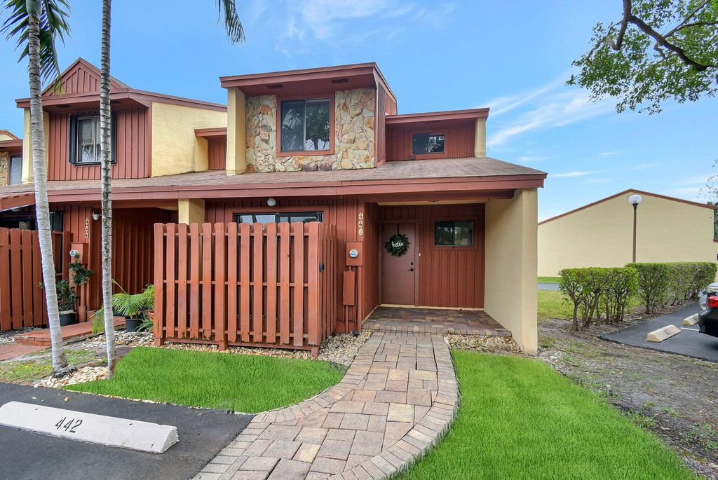 Photo of 442 SE 11 Ter, Dania Beach, FL 33004 (MLS # R11074287)