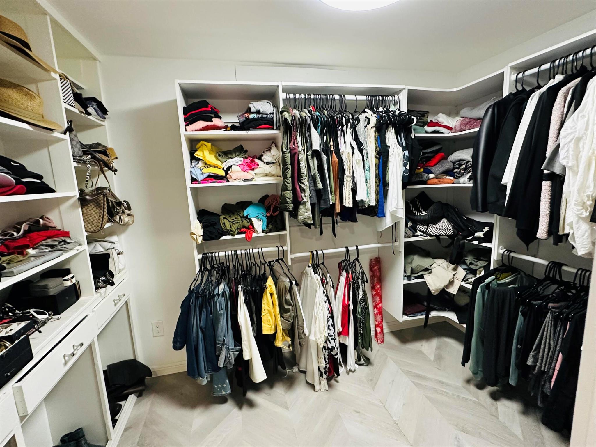 FOREST HILL VILLAGE 4 - Residential