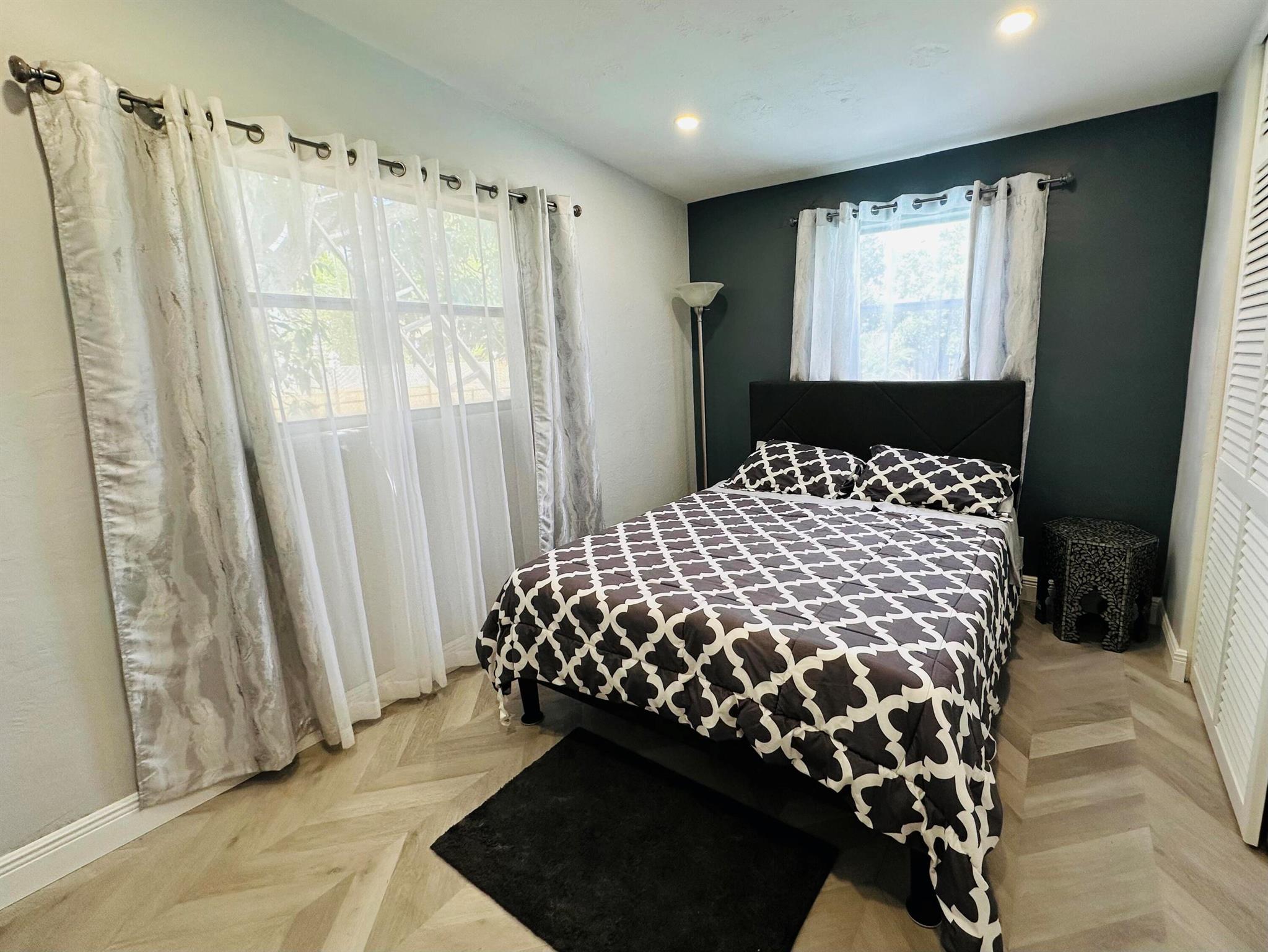 FOREST HILL VILLAGE 4 - Residential