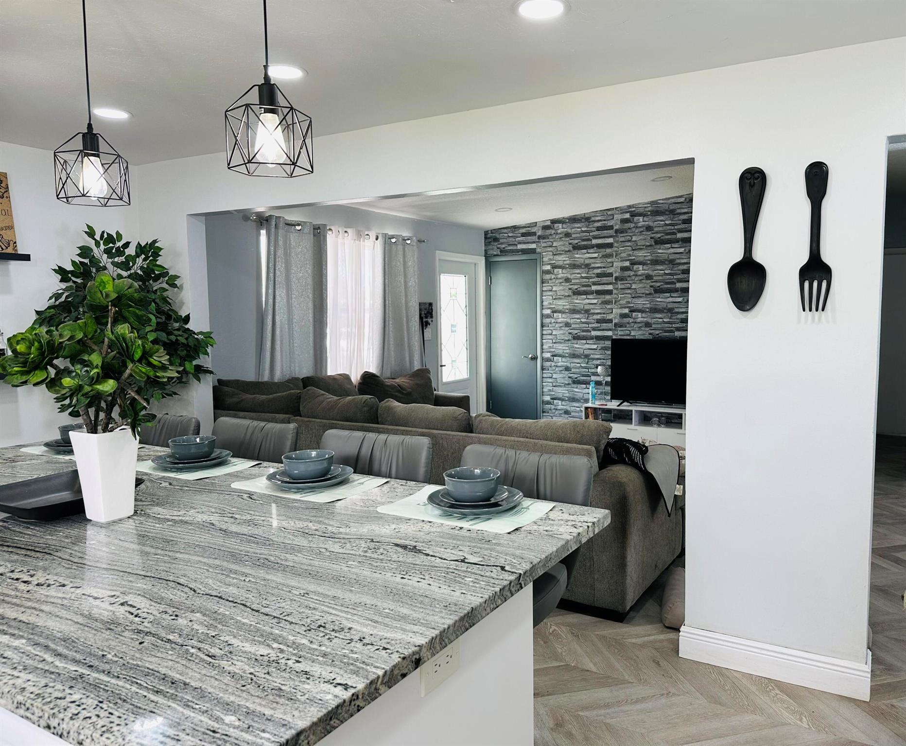 FOREST HILL VILLAGE 4 - Residential