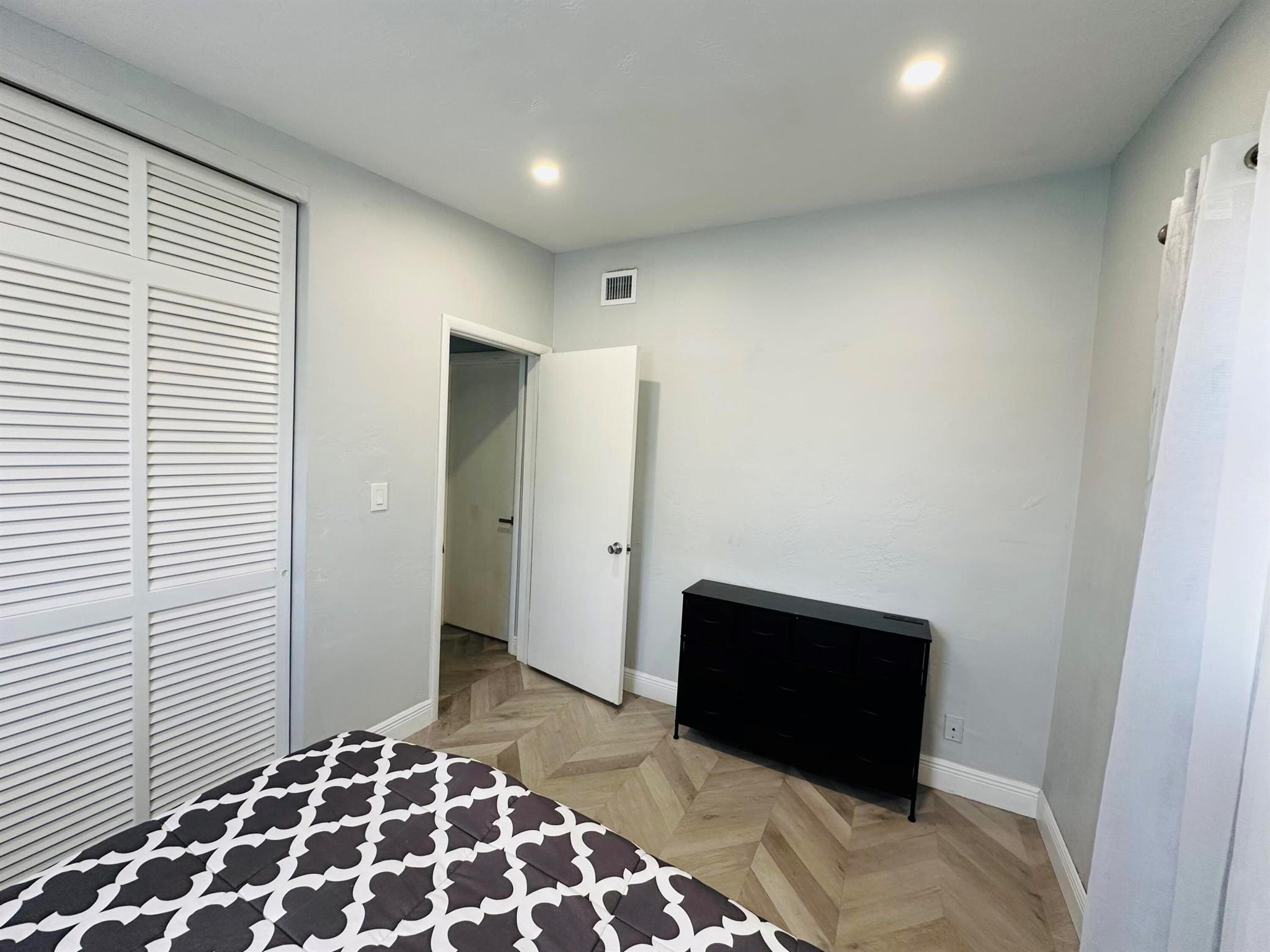 FOREST HILL VILLAGE 4 - Residential