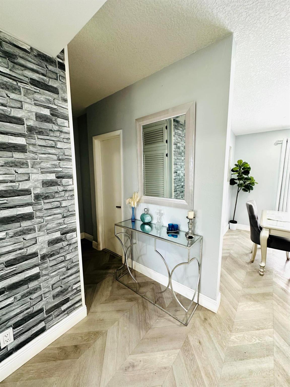 FOREST HILL VILLAGE 4 - Residential