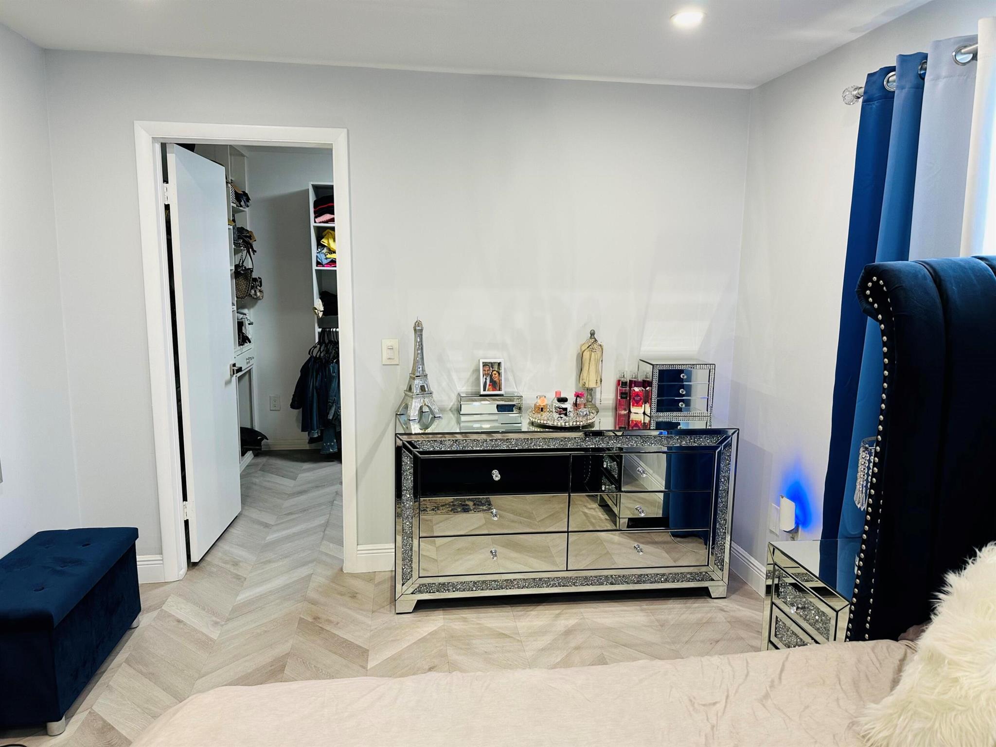 FOREST HILL VILLAGE 4 - Residential