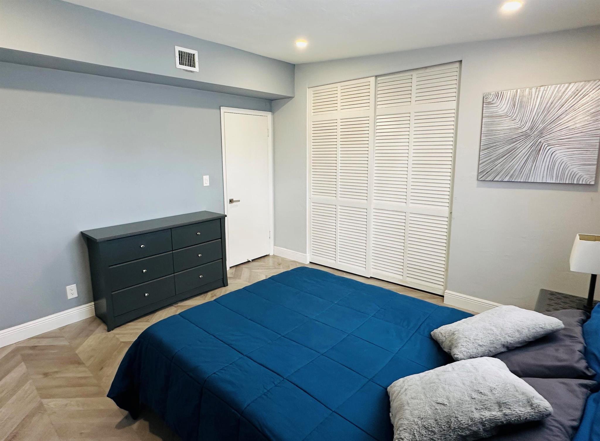 FOREST HILL VILLAGE 4 - Residential