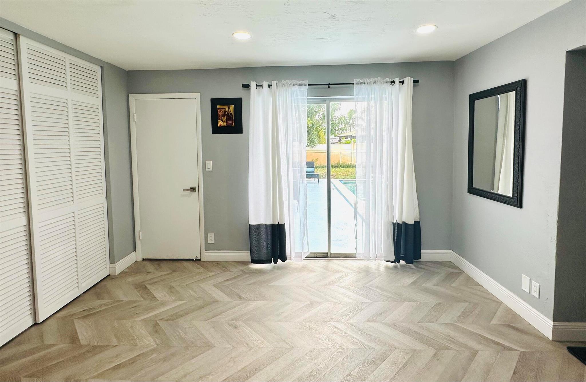 FOREST HILL VILLAGE 4 - Residential