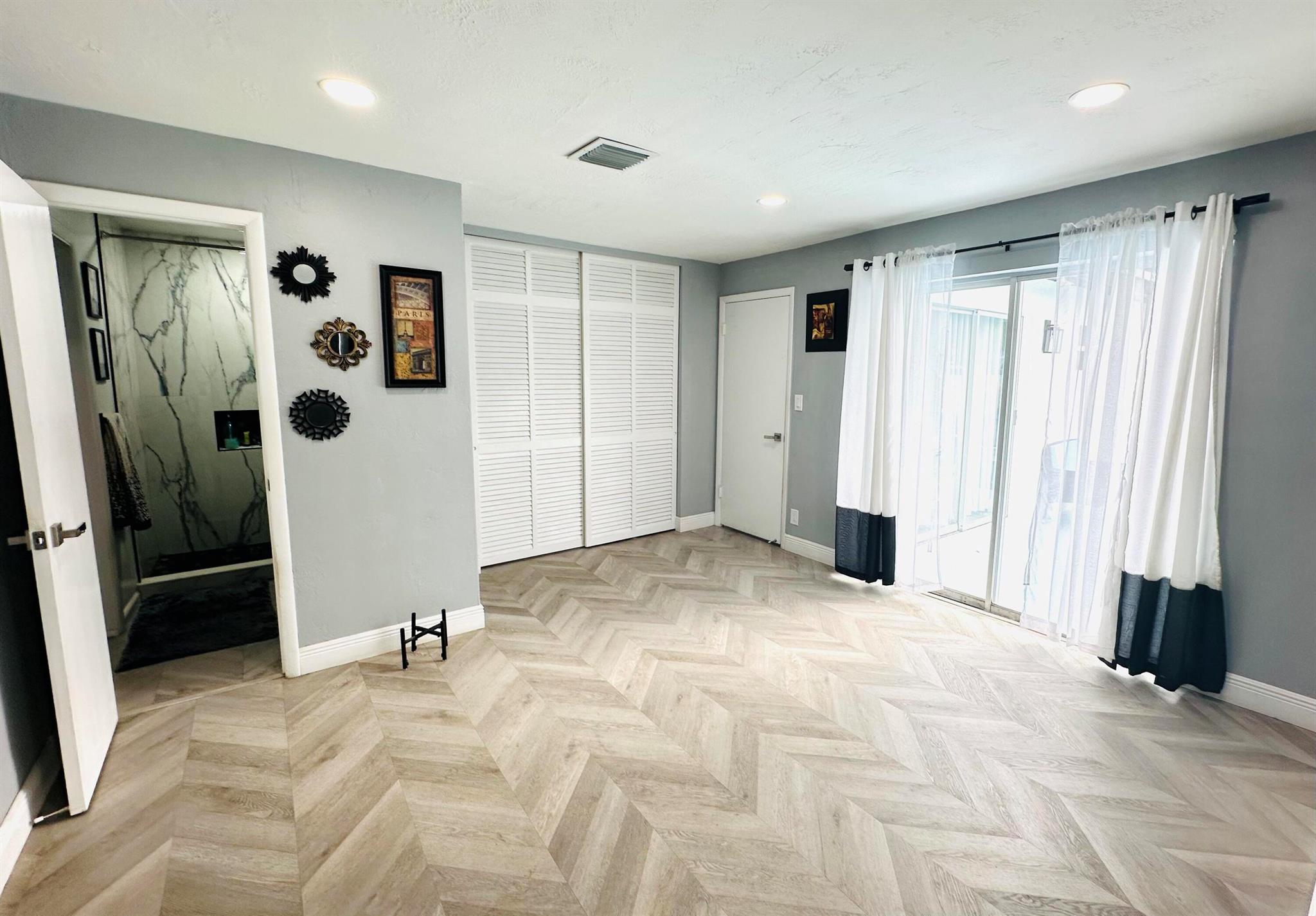 FOREST HILL VILLAGE 4 - Residential