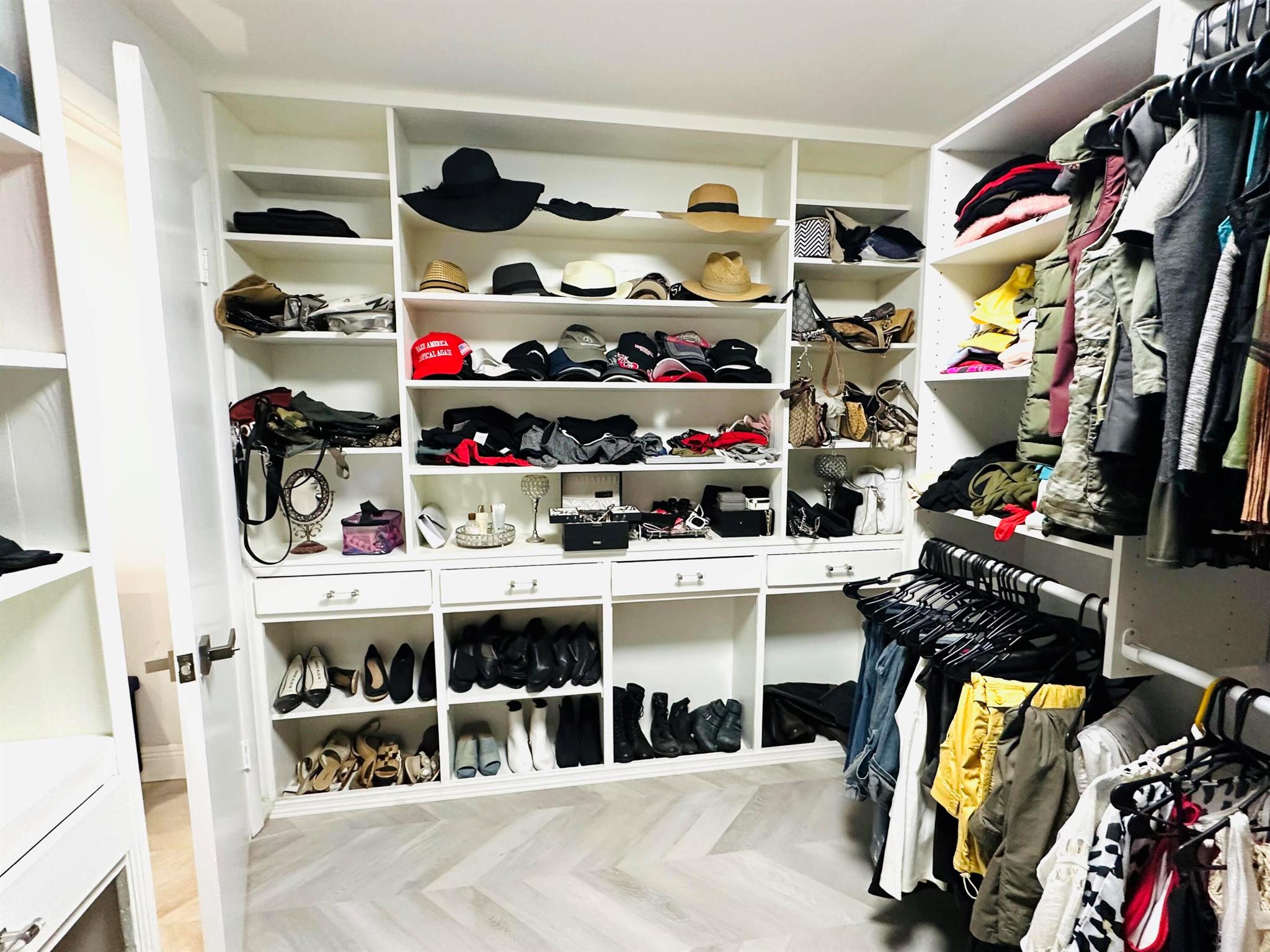 FOREST HILL VILLAGE 4 - Residential