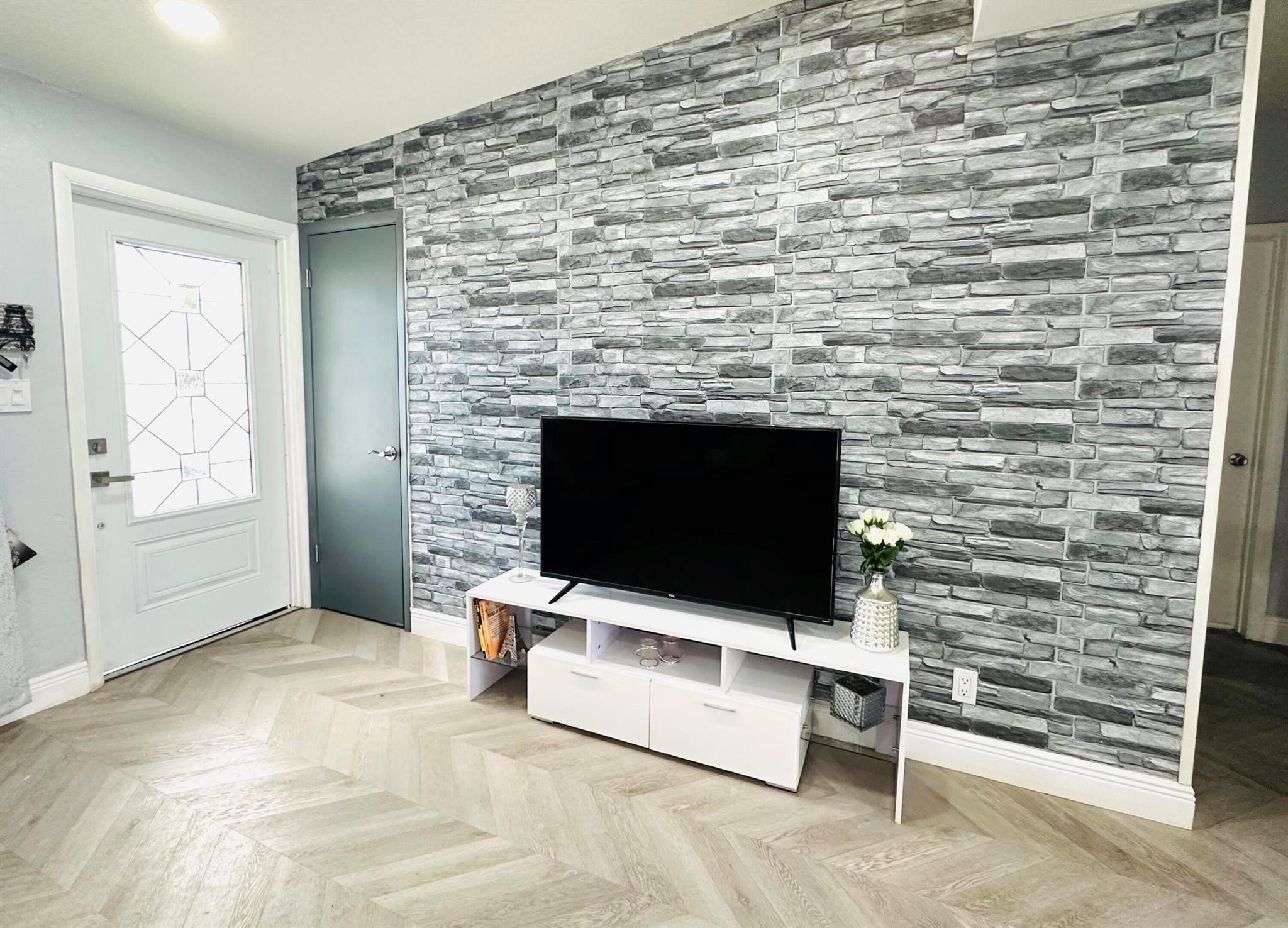 FOREST HILL VILLAGE 4 - Residential