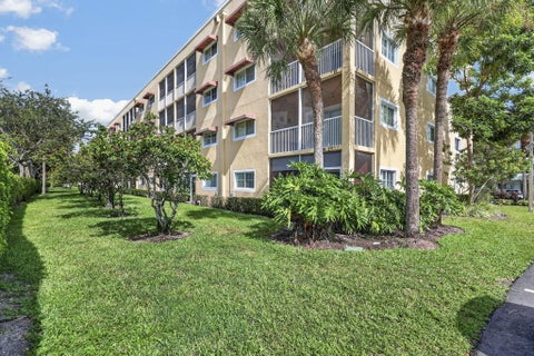 Tiny photo for 4721 Lucerne Lakes Boulevard E #711, Lake Worth, FL 33467 (MLS # B26068152)