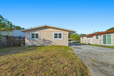 5649 SW 36th Court West Park FL 33023