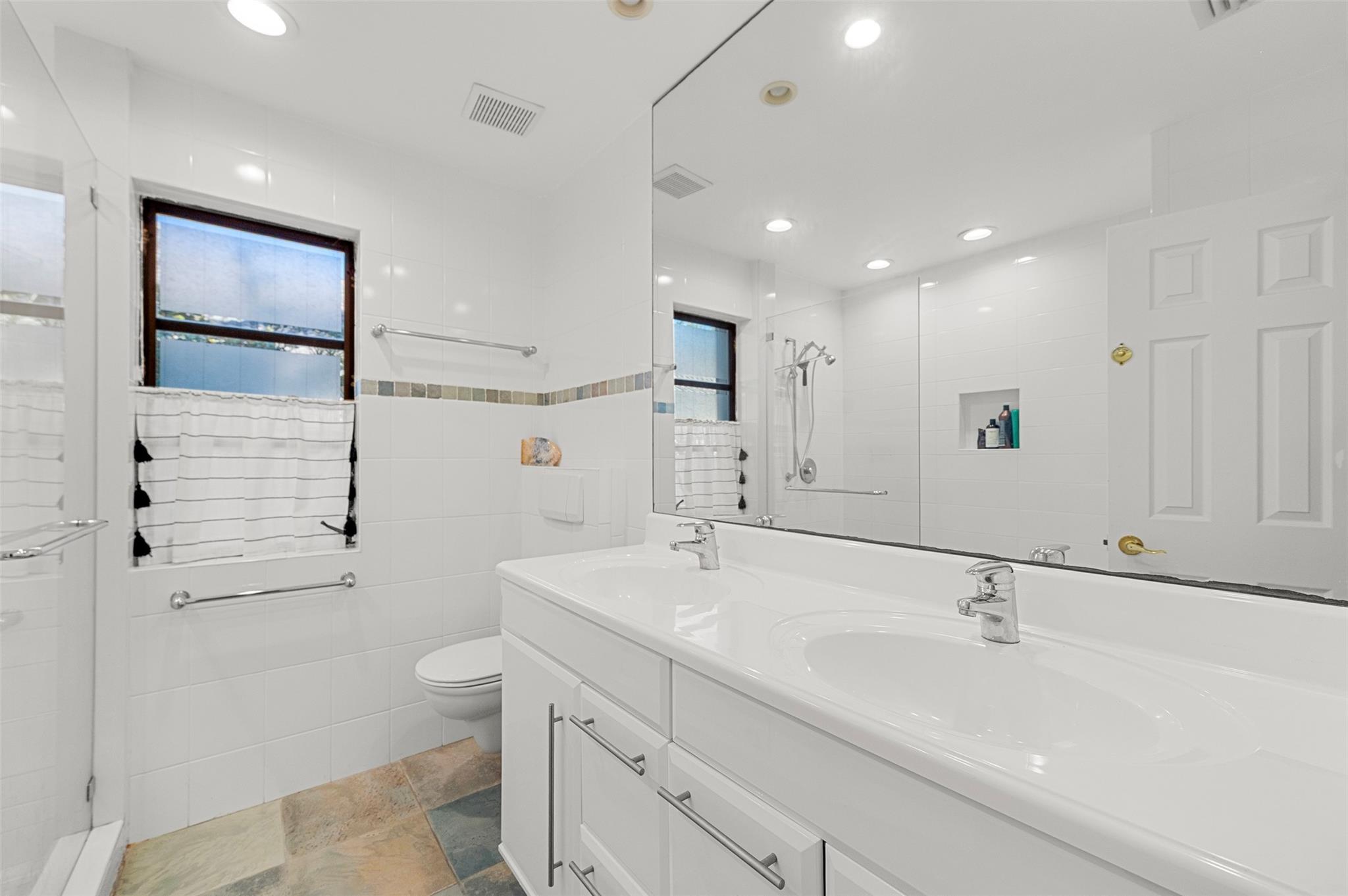 Jacaranda Lakes Sec 13 - Residential Lease