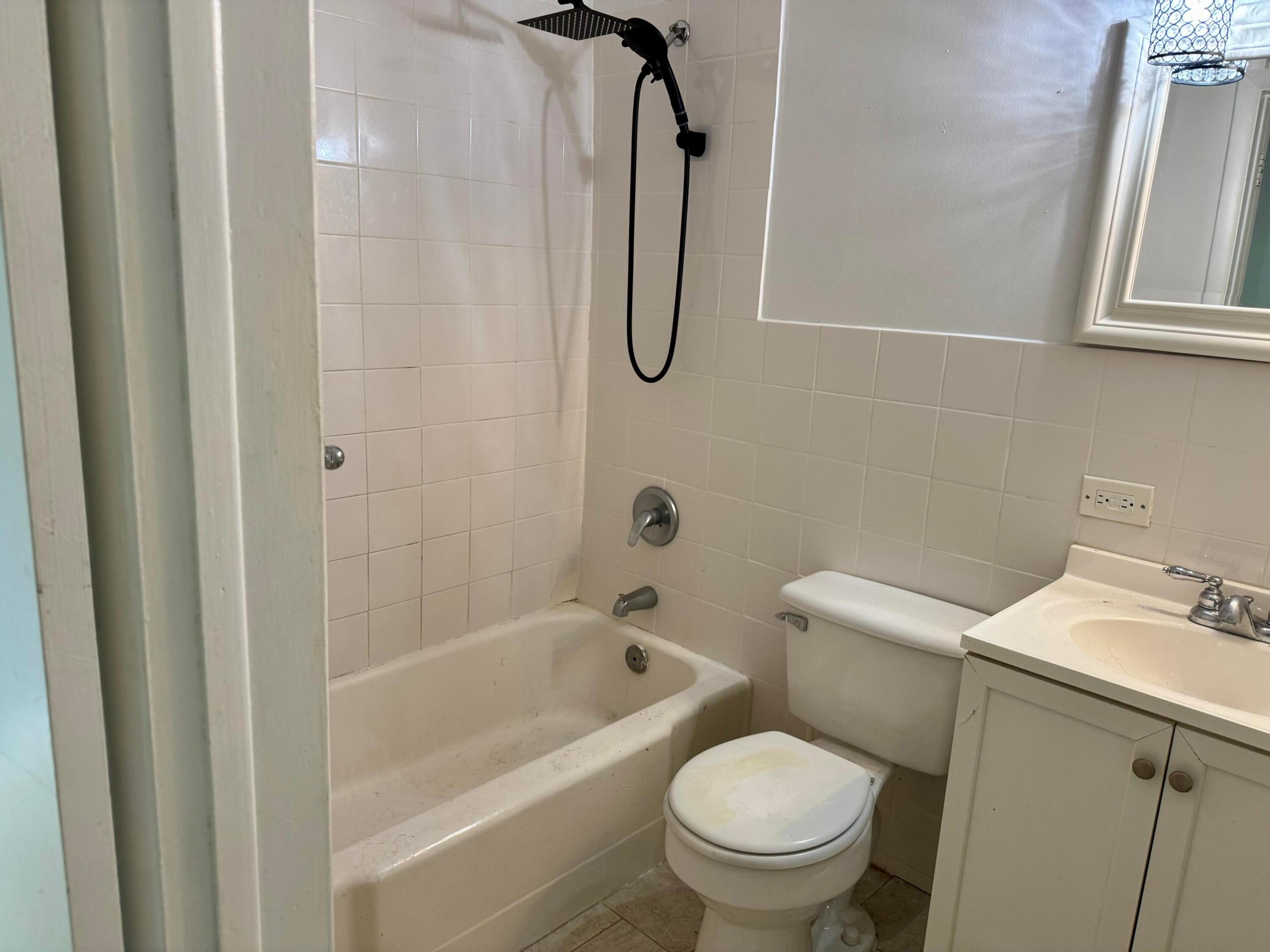 PALM BEACH COLONY SECS 1 AND 2 - Residential Lease