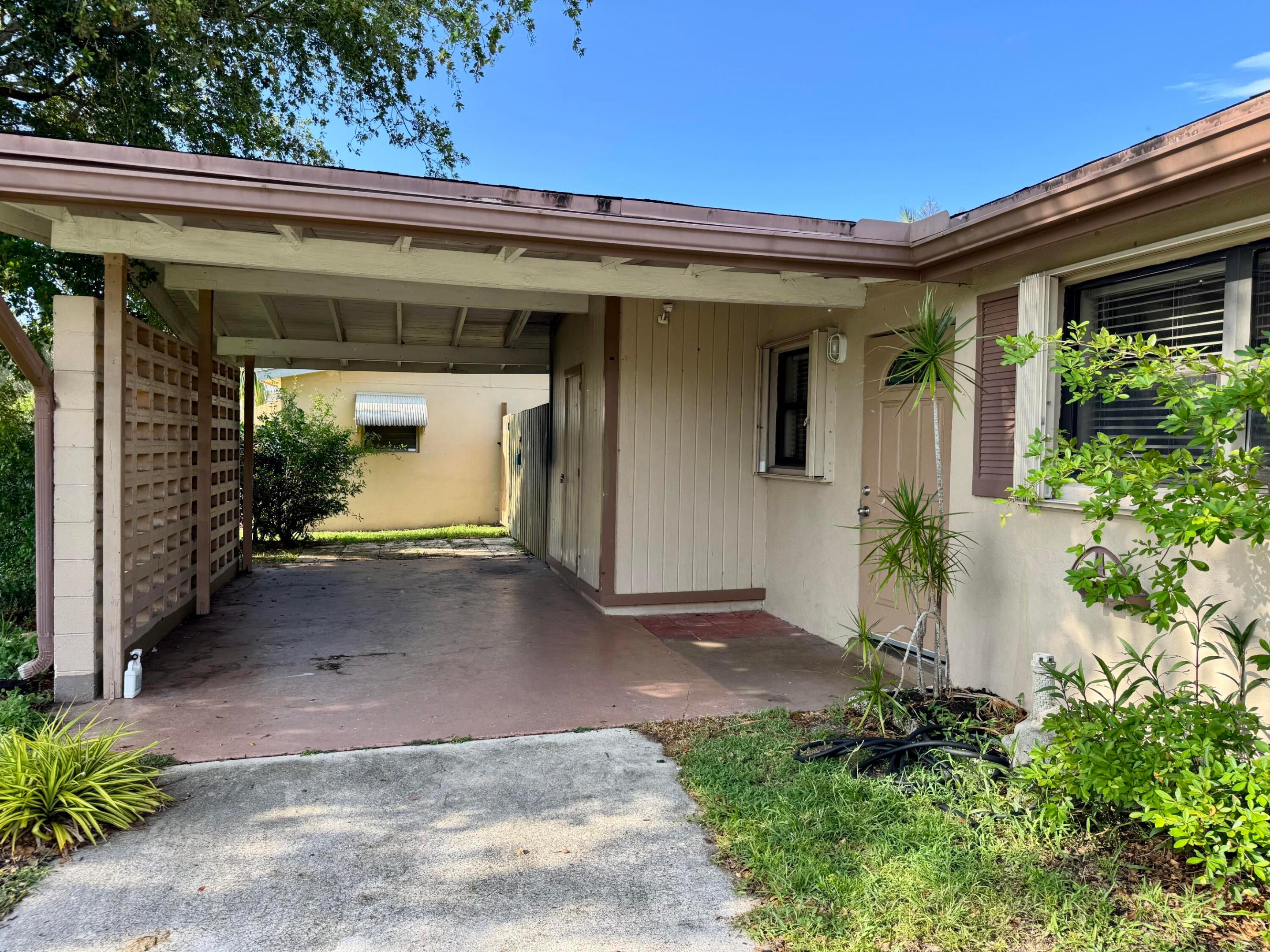 PALM BEACH COLONY SECS 1 AND 2 - Residential Lease