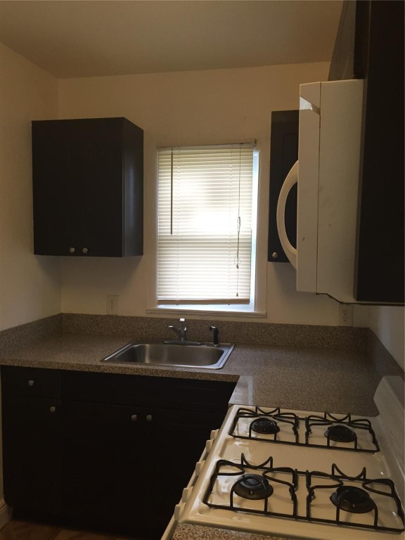 HOLLYWOOD 1-21 B - Residential Lease