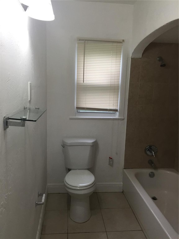 HOLLYWOOD 1-21 B - Residential Lease