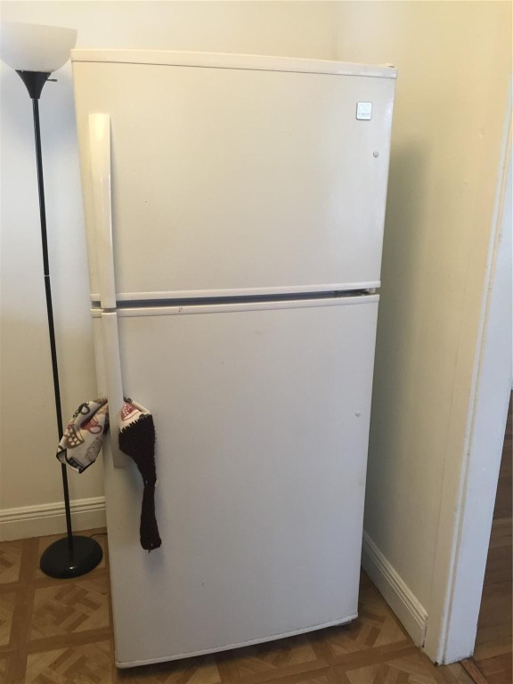 HOLLYWOOD 1-21 B - Residential Lease