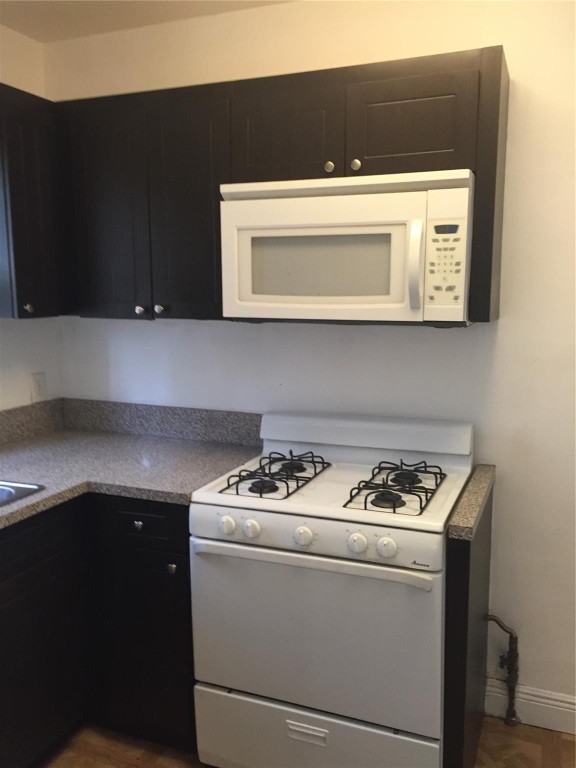 HOLLYWOOD 1-21 B - Residential Lease