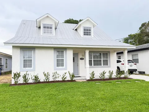 11502 SE Ella Avenue, Hobe Sound, FL MLS: R11090020