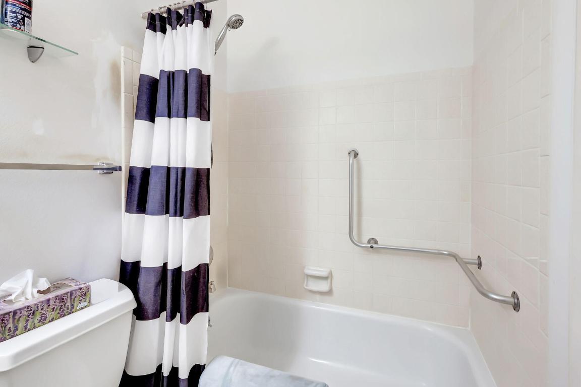 CEDAR POINTE CONDO VILLAGE 7 - BUILDING 7 - Residential