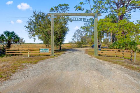Property photo of 30003 Sw Martin Highway, Okeechobee, FL 34974