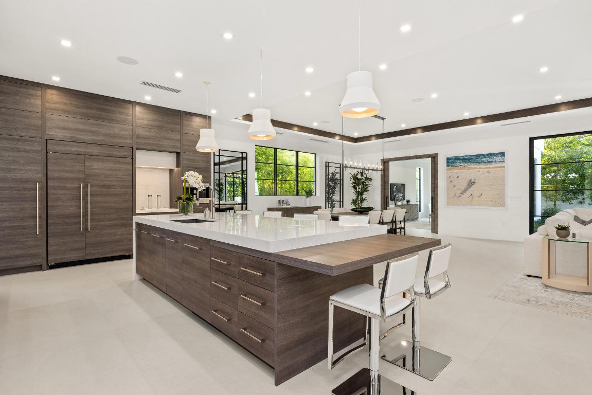 1212 NE 8th Avenue NE