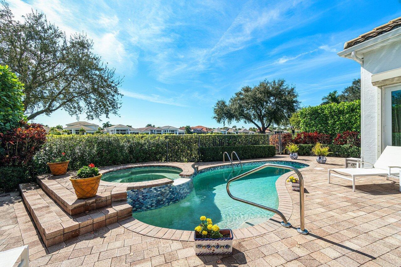 ENCLAVE - Residential