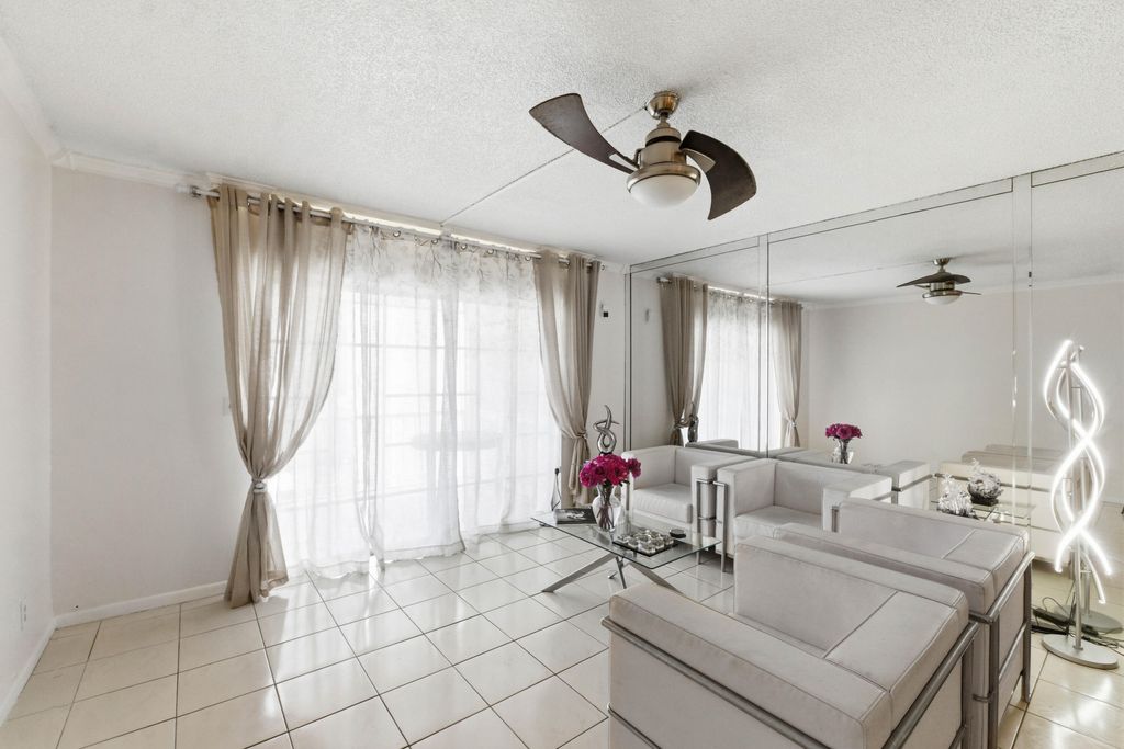 Photo of 624 NW 13th Street, Boca Raton, FL 33486 (MLS # B26020233)