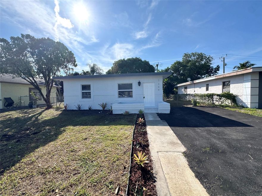 Very cute cozy single house located in a quiet neighborhood. Fresh paint and updated bathroom. Brand new tile throughout the house. Wood kitchen cabinet with granite tops. Big backyard with avocado tree. Hot rental area and self living area.
