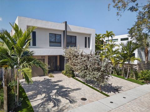 811 SW 10th Terrace Fort Lauderdale FL 33315