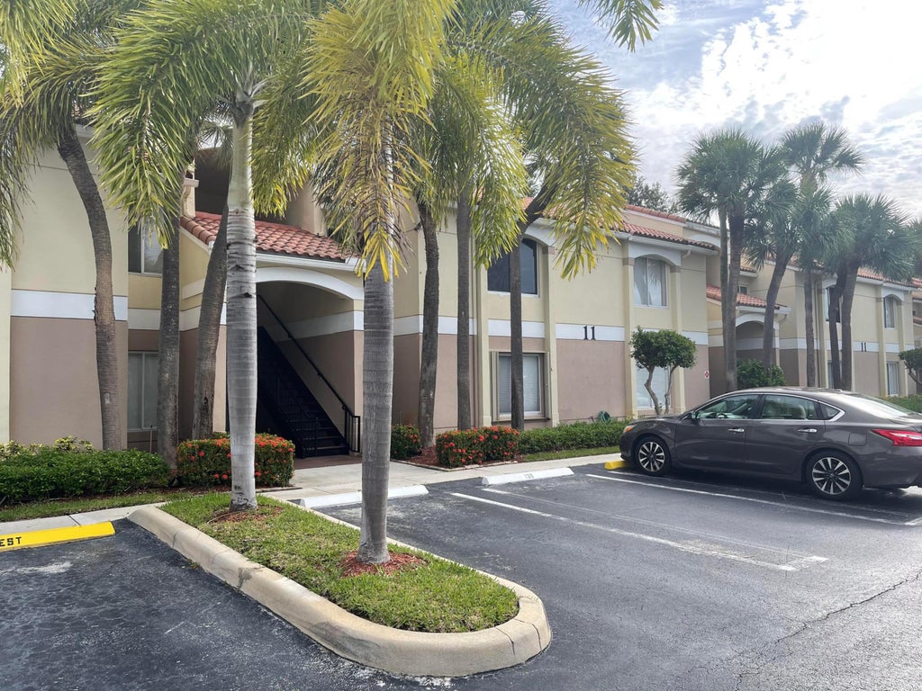 Photo of 815 W Boynton Beach Boulevard #11-203, Boynton Beach, FL 33426 (MLS # B26089358)