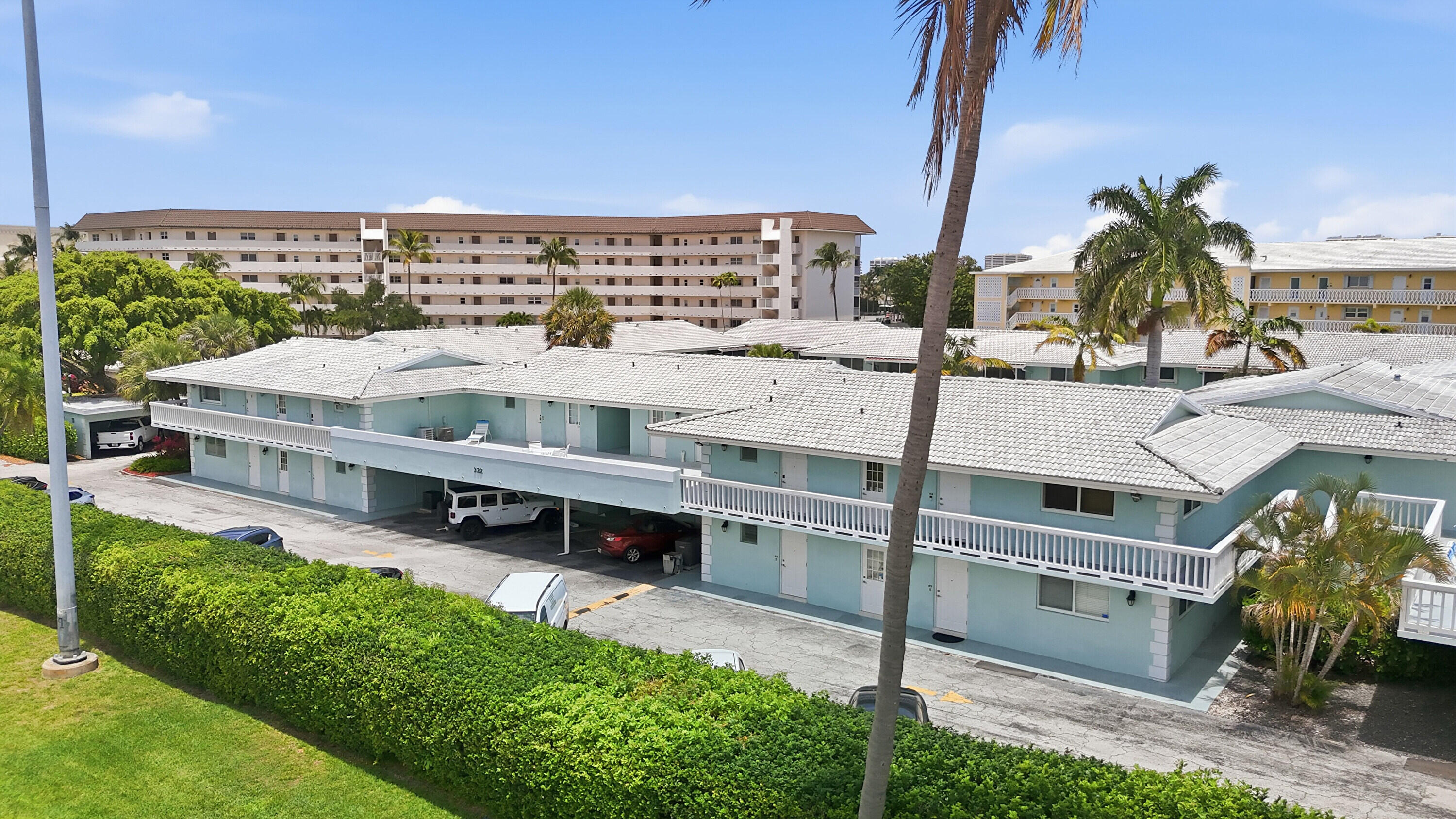 RIVER HOUSE GARDENS CONDO - Residential