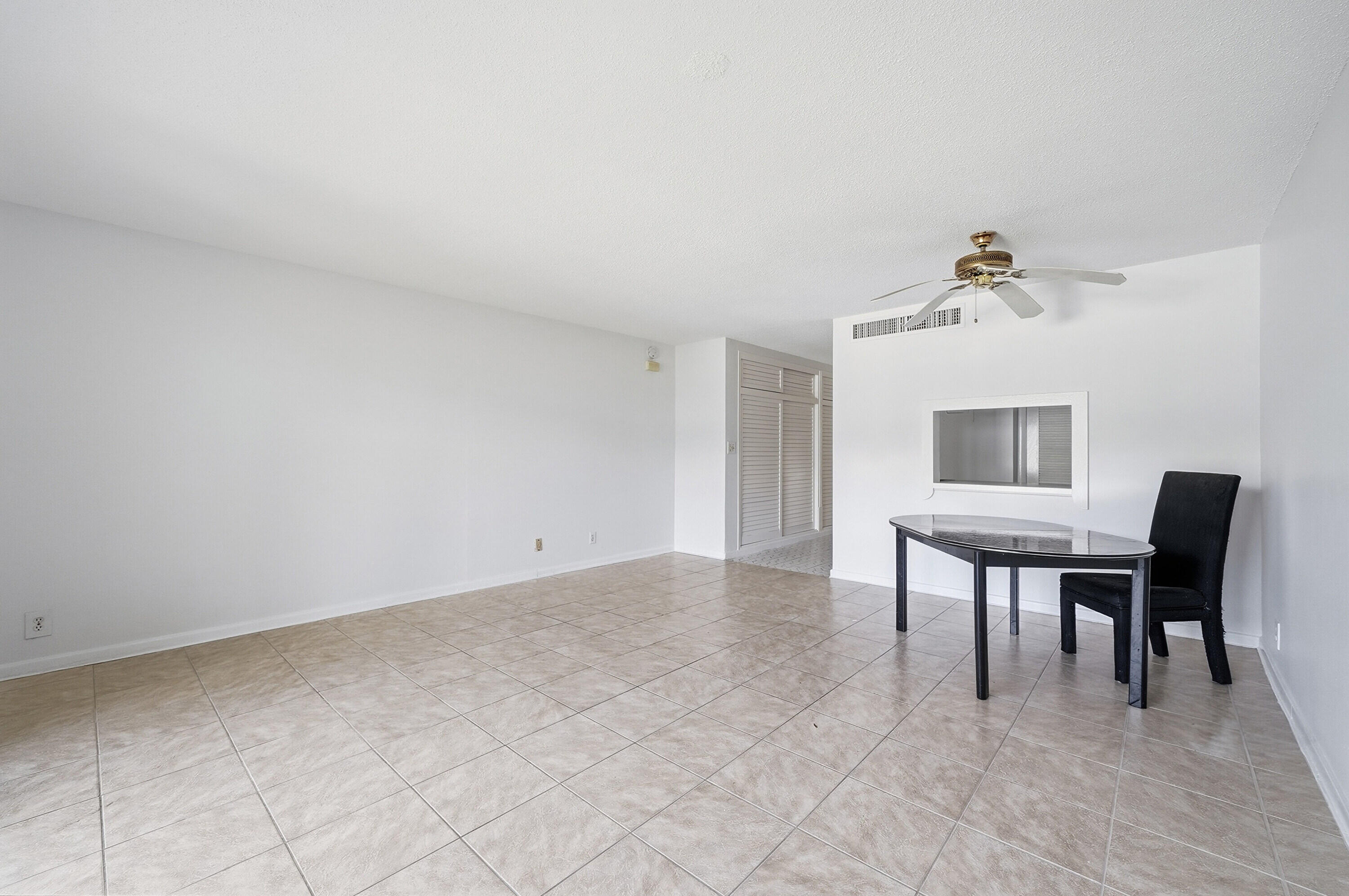 RIVER HOUSE GARDENS CONDO - Residential