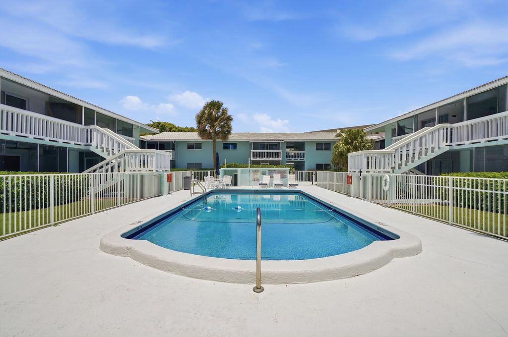 Photo of 322 N Federal Highway #139, Deerfield Beach, FL 33441 (MLS # B26026062)