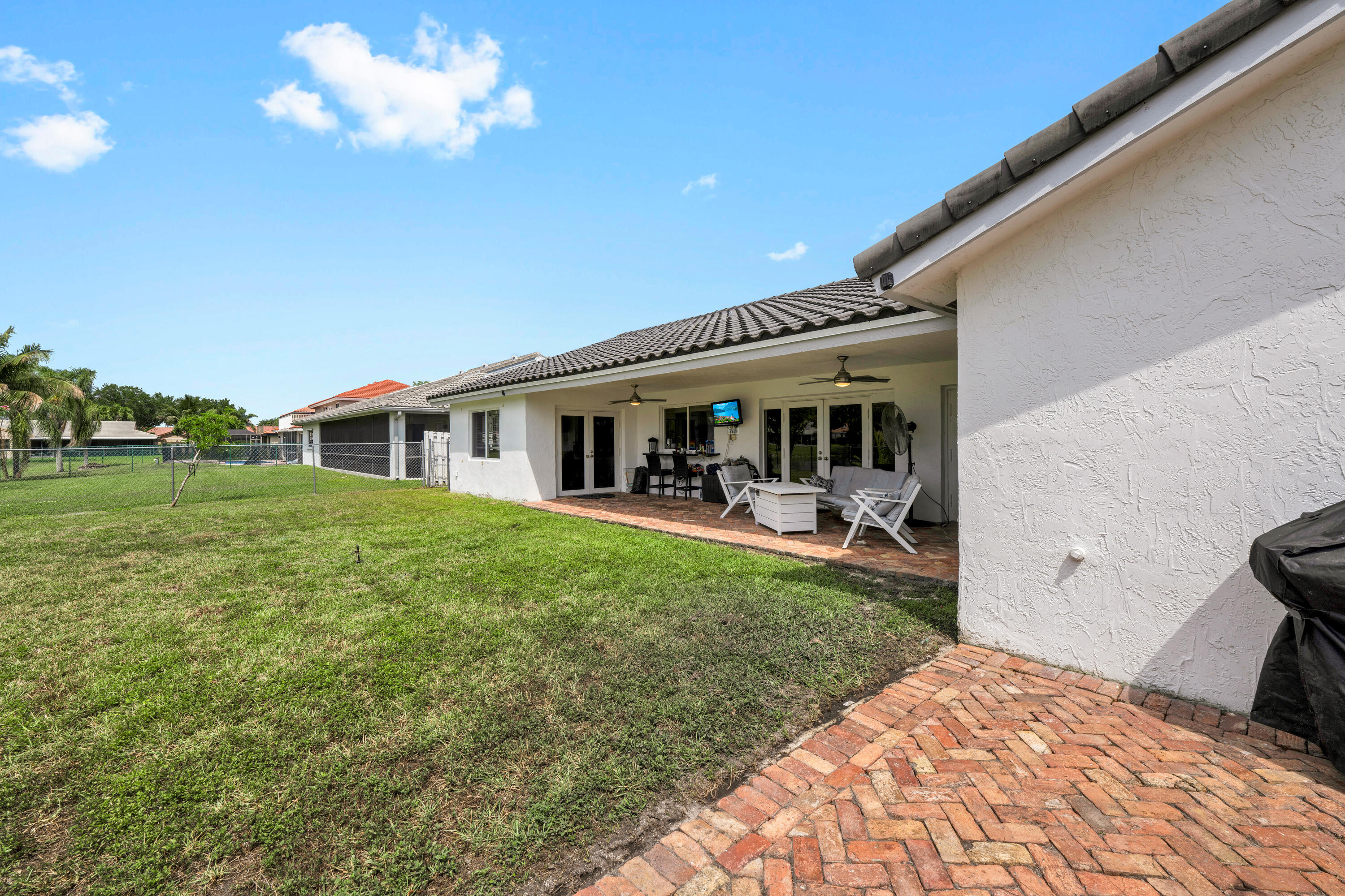 HAWKES BLUFF - Residential