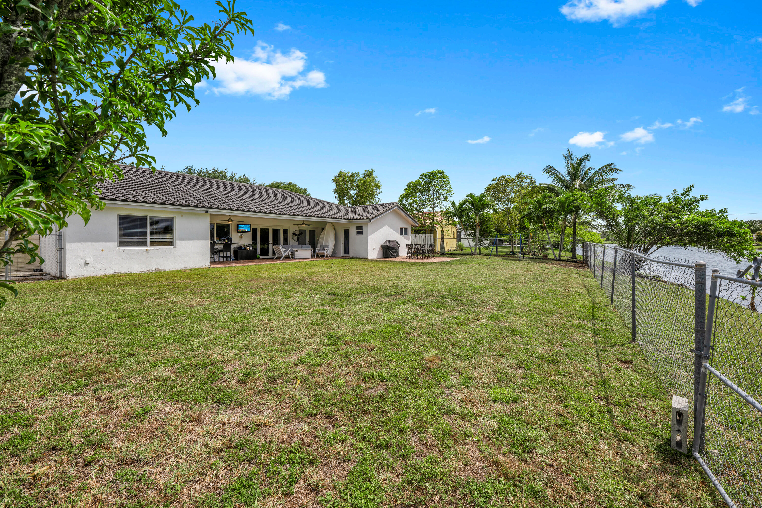 HAWKES BLUFF - Residential