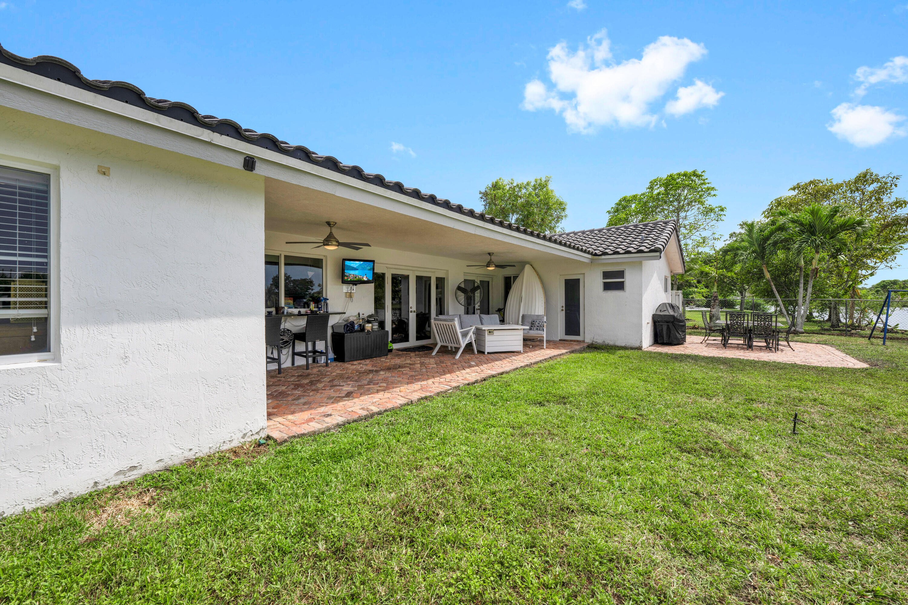 HAWKES BLUFF - Residential