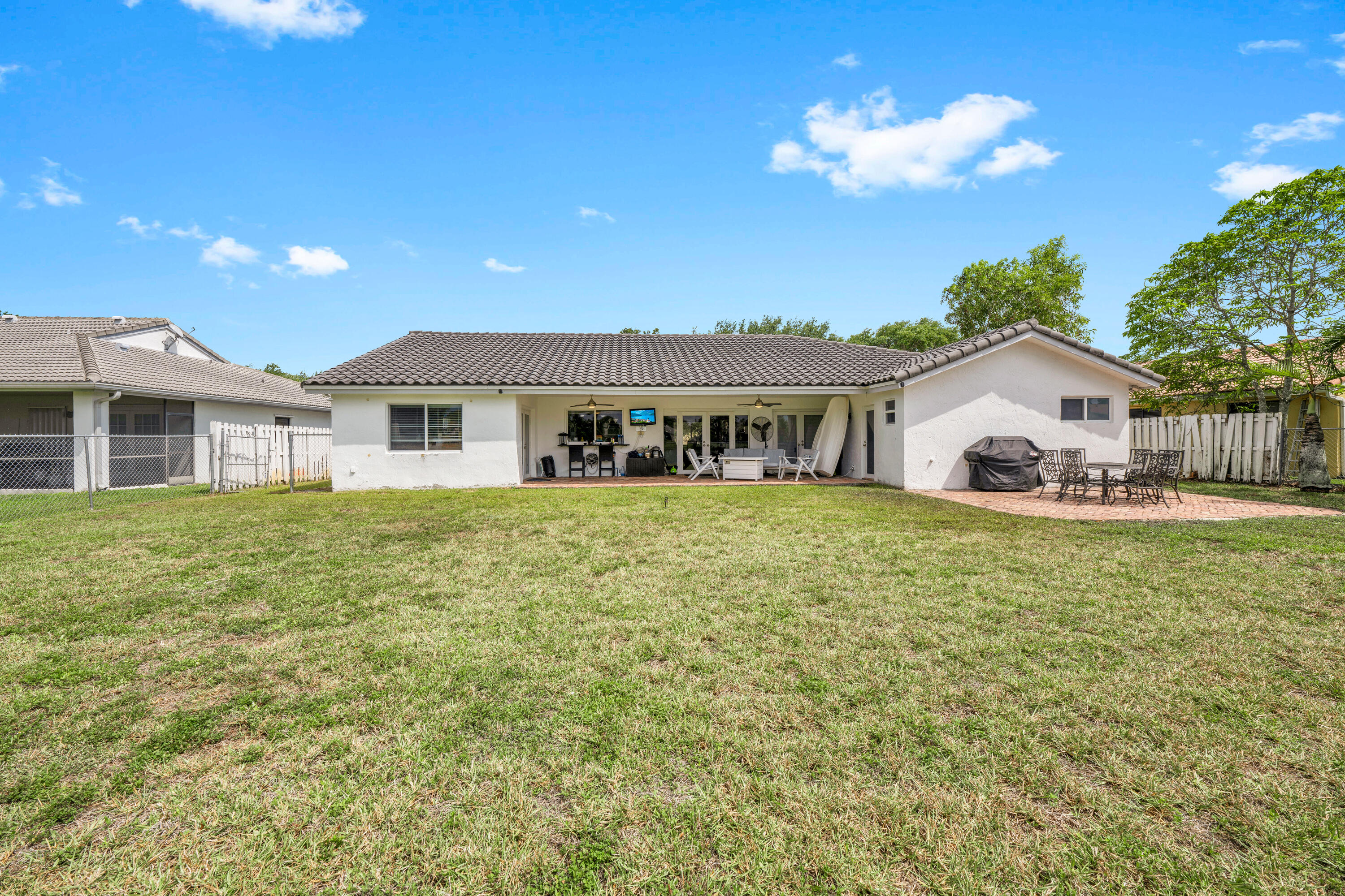 HAWKES BLUFF - Residential