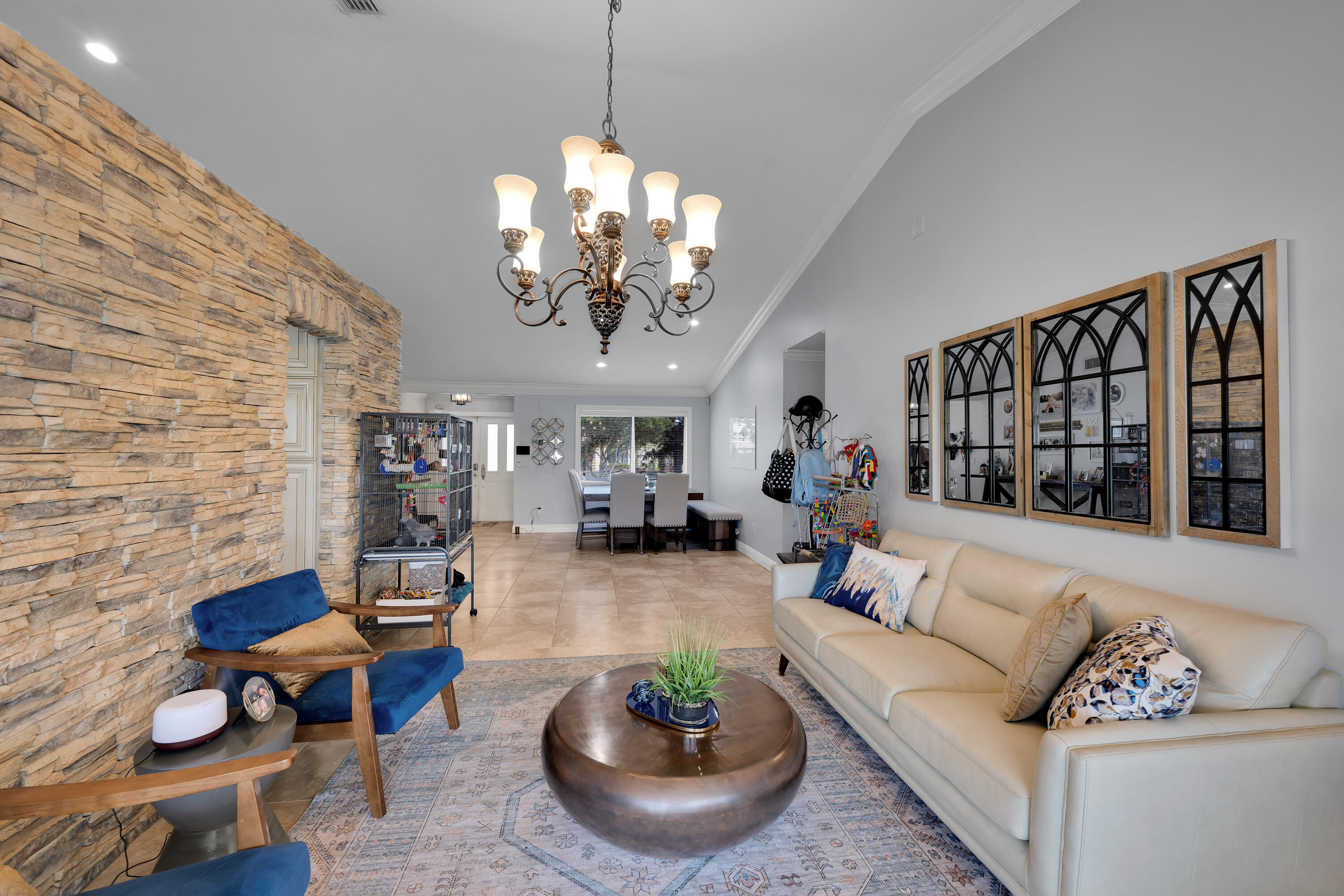 HAWKES BLUFF - Residential