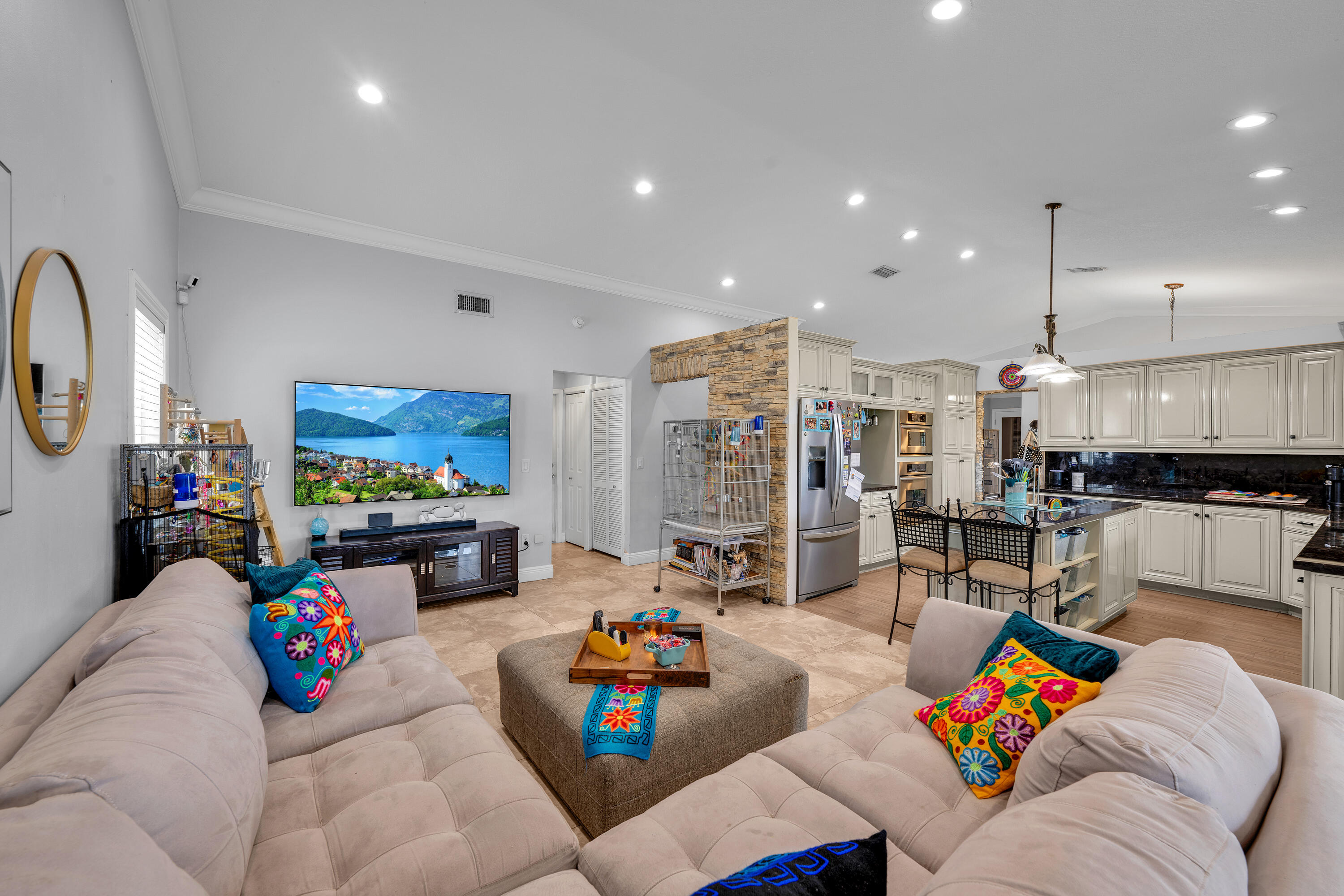 HAWKES BLUFF - Residential