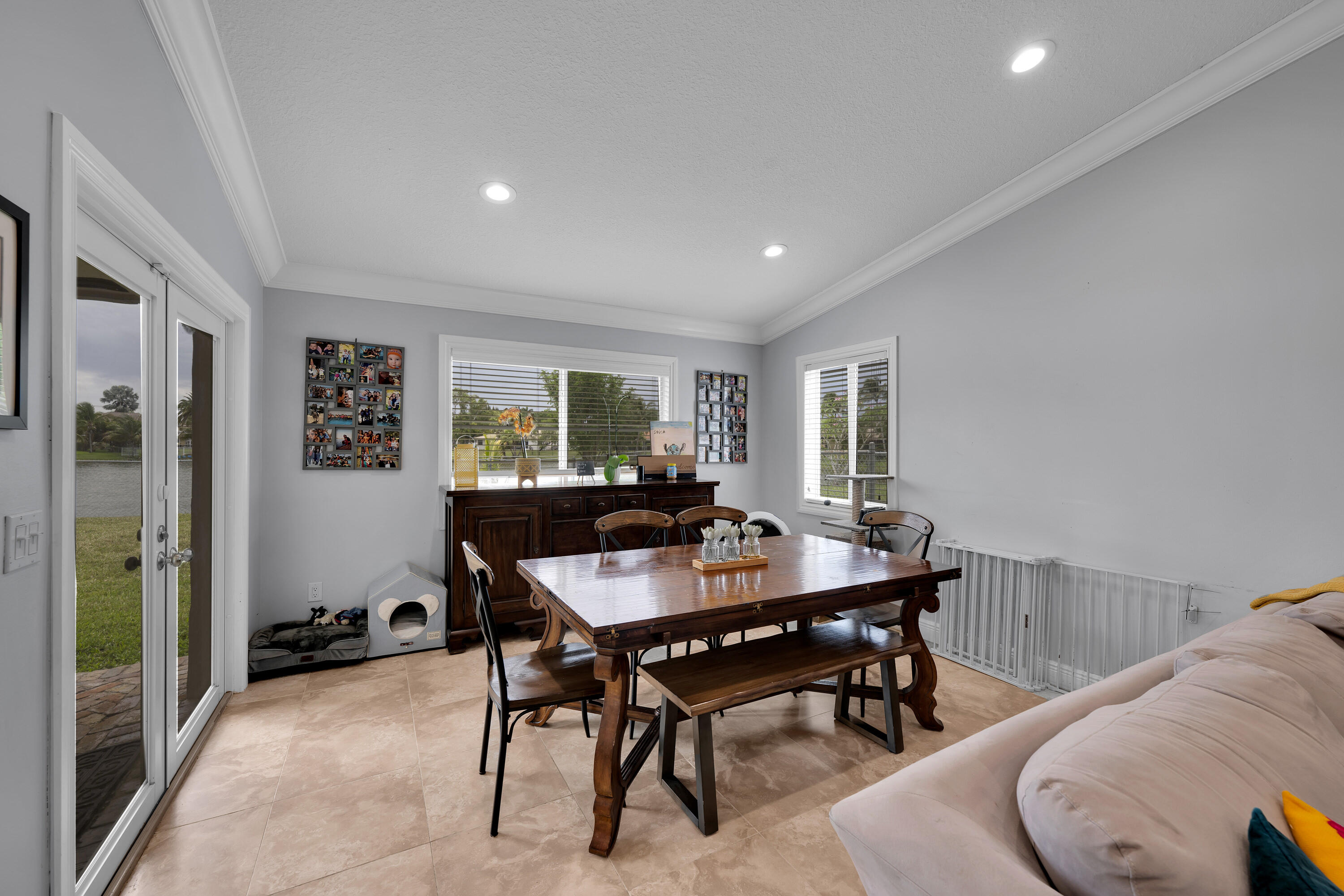 HAWKES BLUFF - Residential