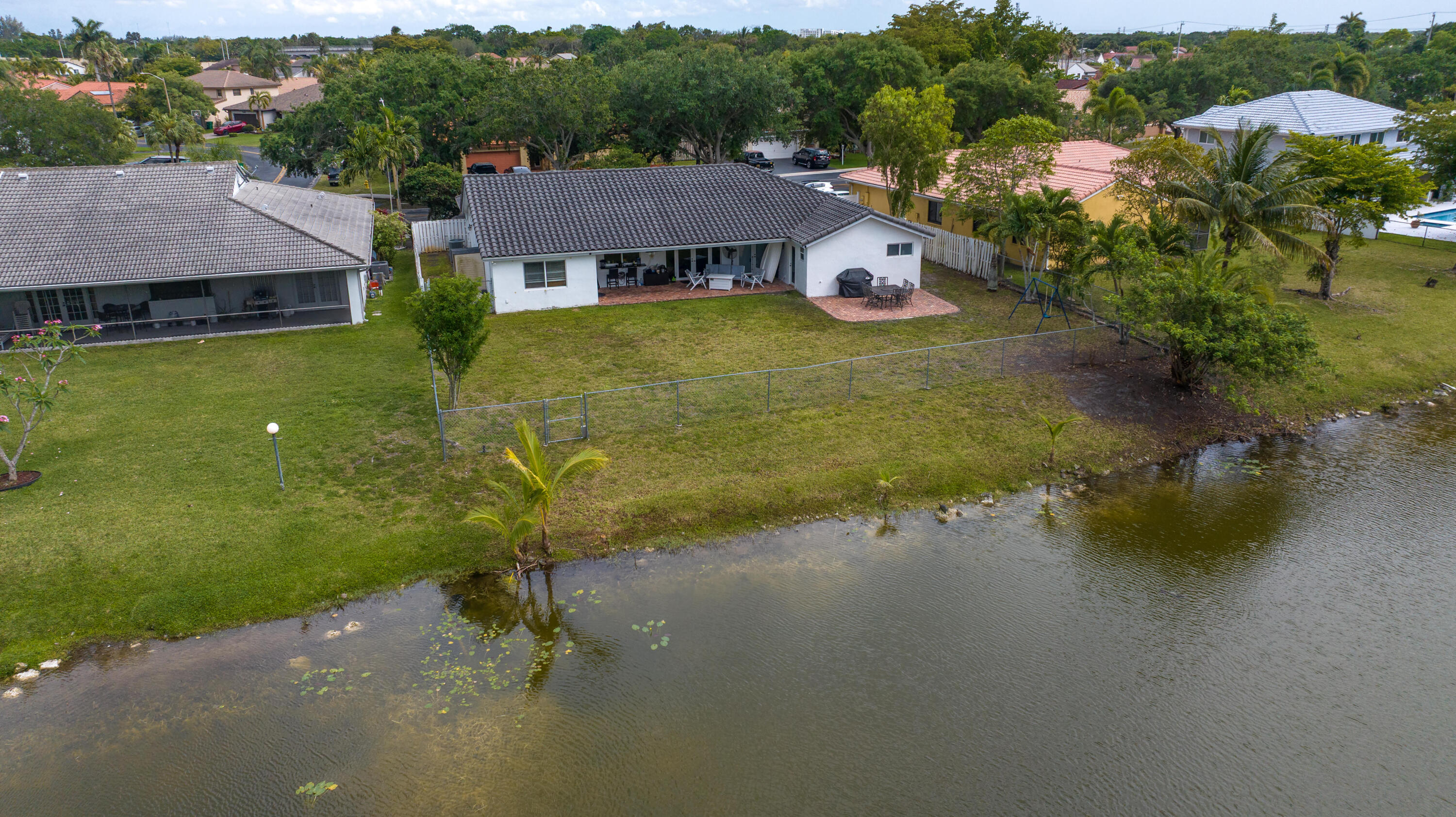 HAWKES BLUFF - Residential