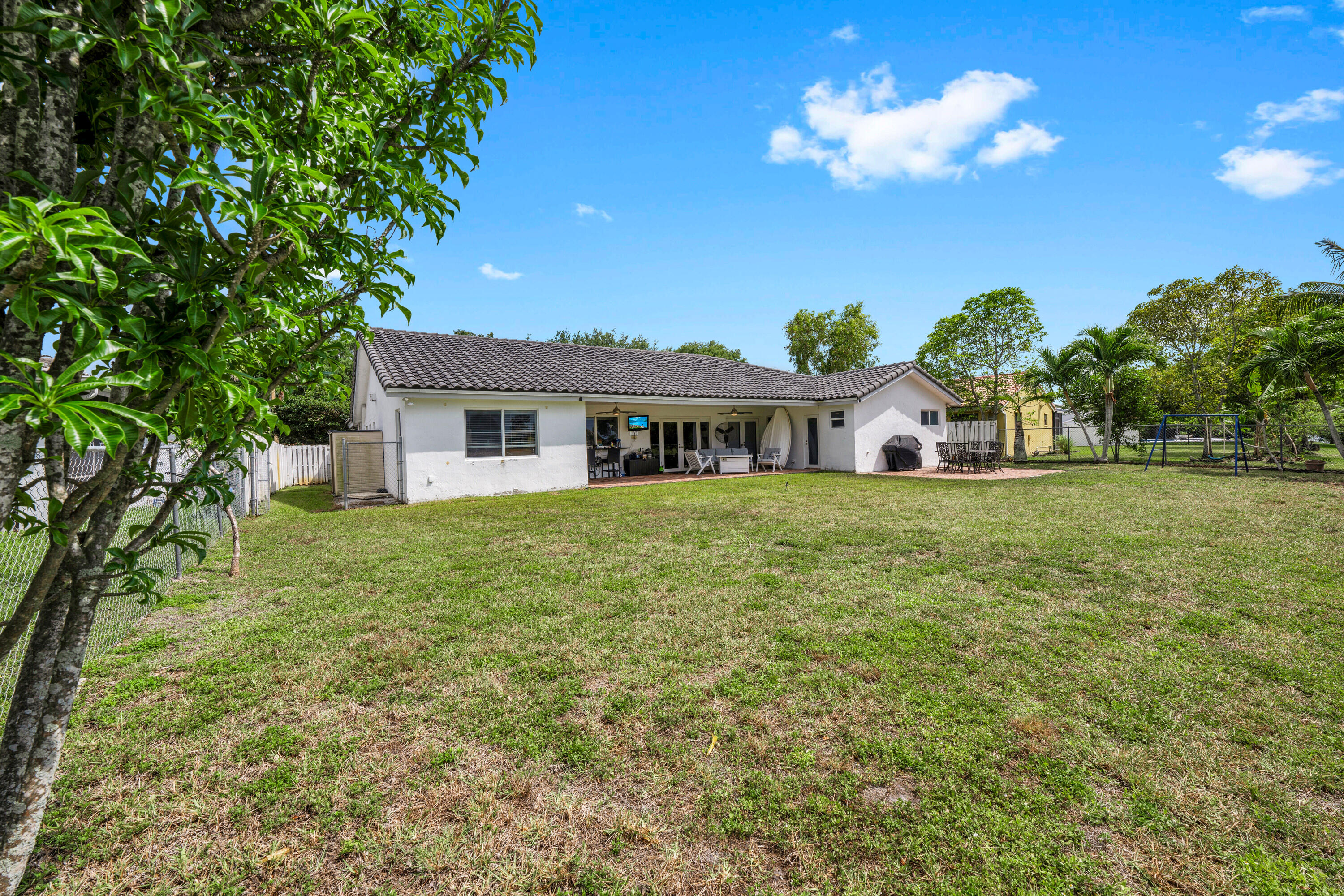 HAWKES BLUFF - Residential