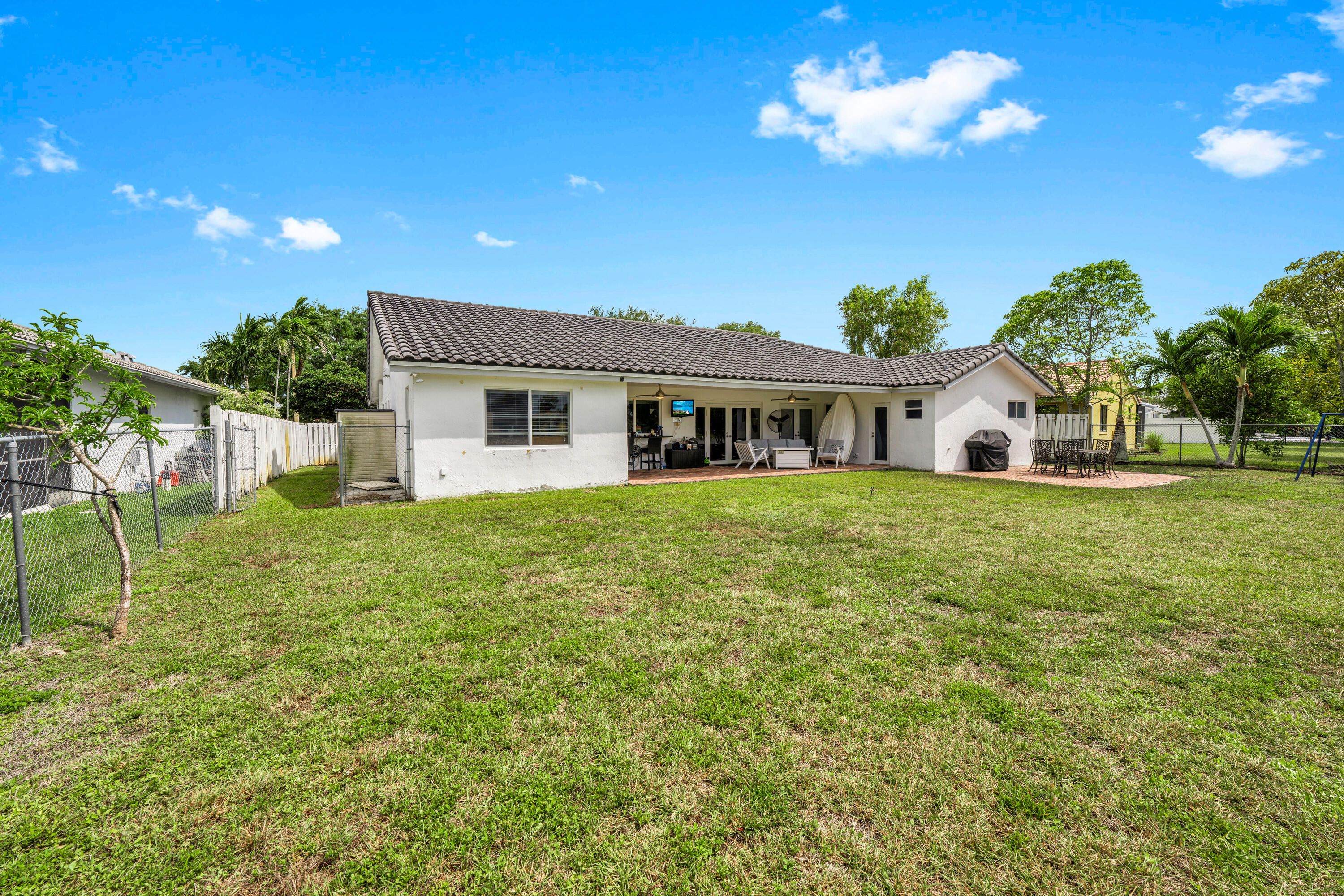 HAWKES BLUFF - Residential